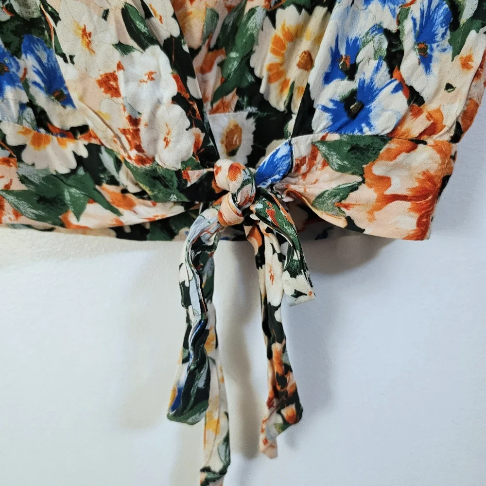 Zara | Floral V-Neck Wrap Top - Picture 2 of 8